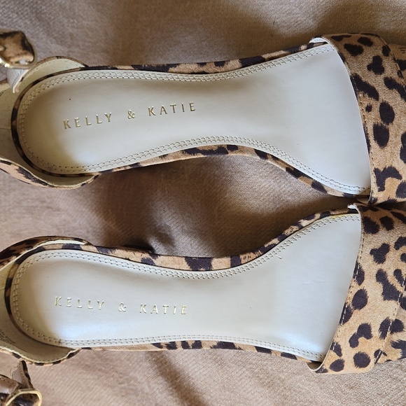 Kelly & Katie Leopard Heels - Picture 5 of 11